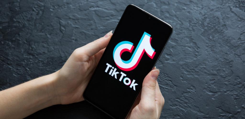 Cine ne va plăti pensiile? 7 din 10 tineri petrec ore pe TikTok, nu pe LinkedIn