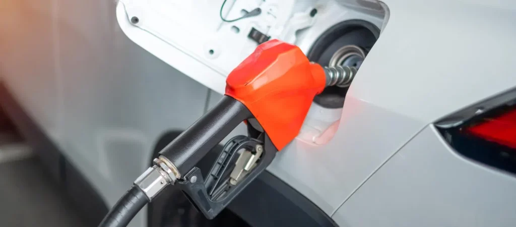 Exceptat de la plafonare, dar obligat să raportezi: detaliul din noile reguli pentru carburanți
